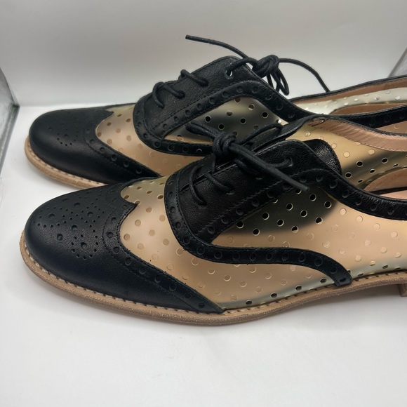 Stuart Weitzman Dandy Wingtip Black Leather Clear Vinyl Oxfords 7N Spain Womens - Picture 5 of 8